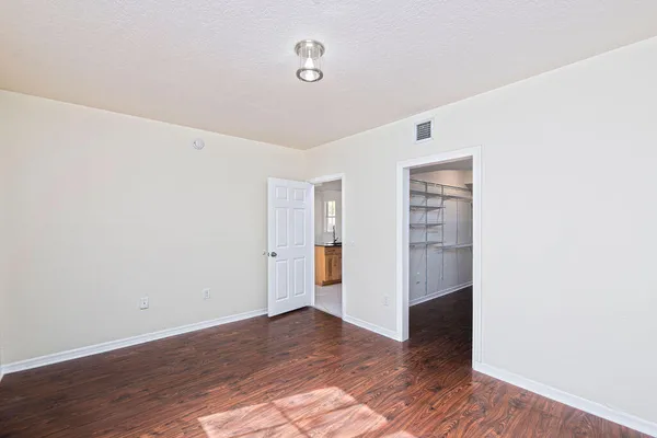 $3,100 | 2400 Centergate Drive, Unit 202, Miramar, FL 33025