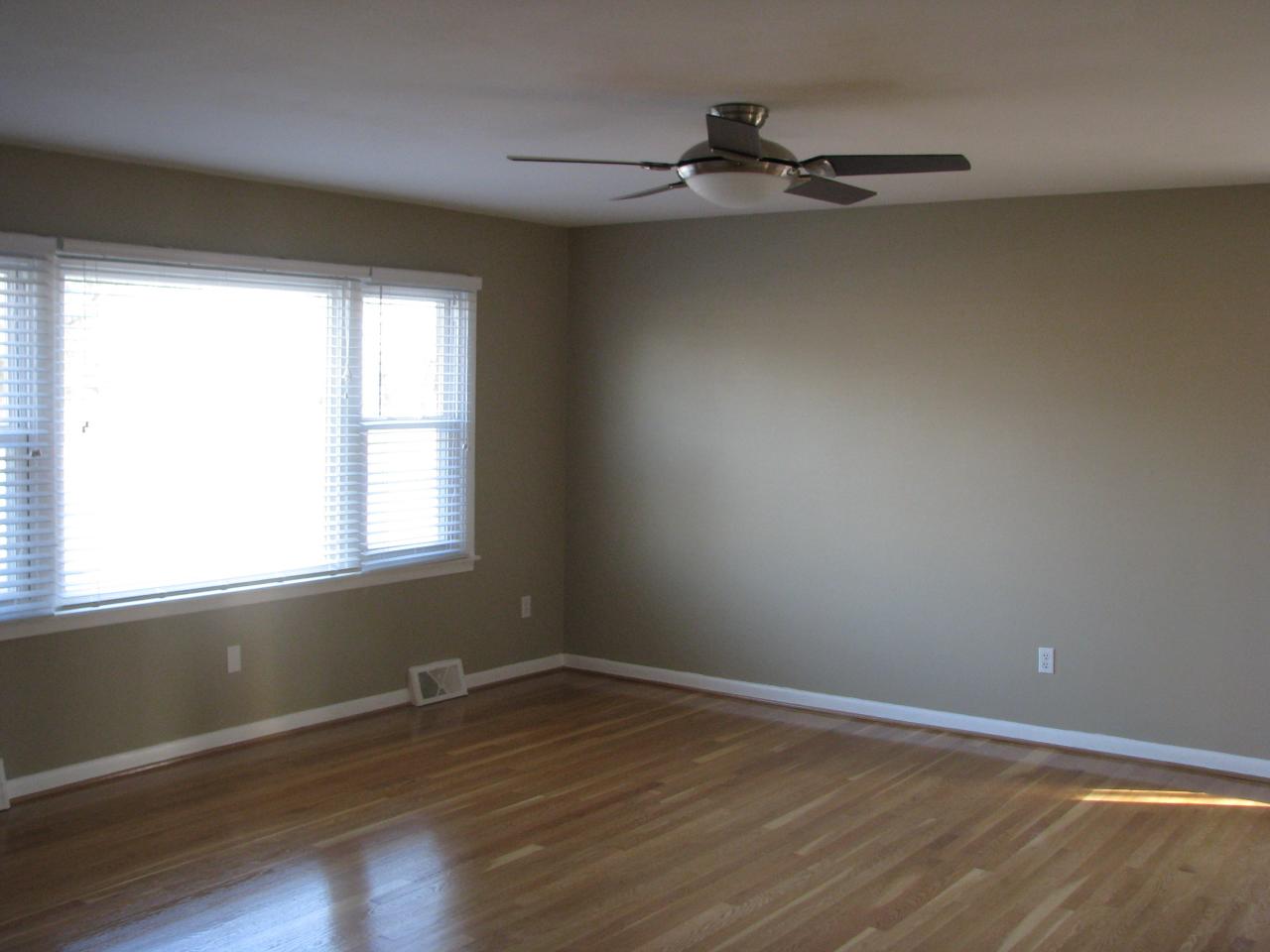 5518 Littleton Road Roanoke, VA 24012 - Photo 2 of 7 living room
