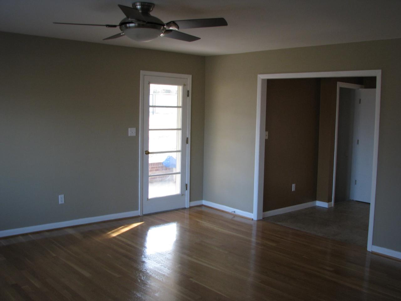 5518 Littleton Road Roanoke, VA 24012 - Photo 3 of 7 living room