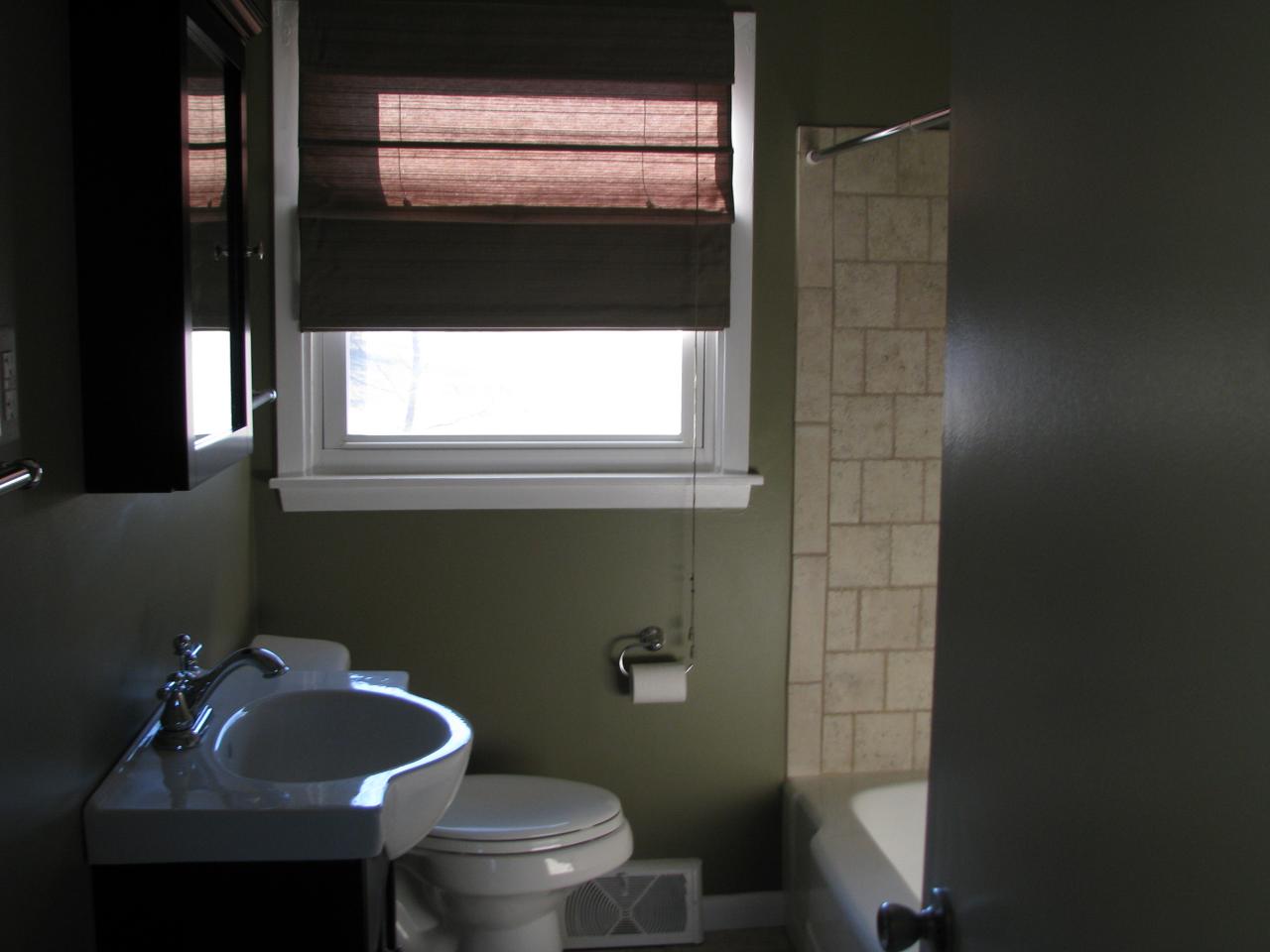 5518 Littleton Road Roanoke, VA 24012 - Photo 5 of 7 bath