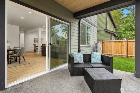$1,199,800 | 10675 Southeast 170th Place, Renton, WA 98055