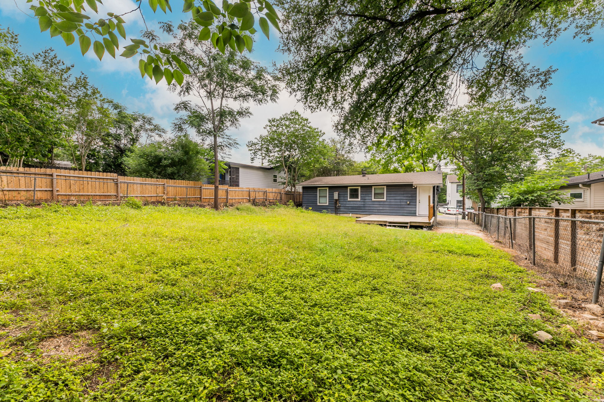 1717 Bunche Road Austin, TX 78721 - Photo 26 of 26 Gallery Image 26