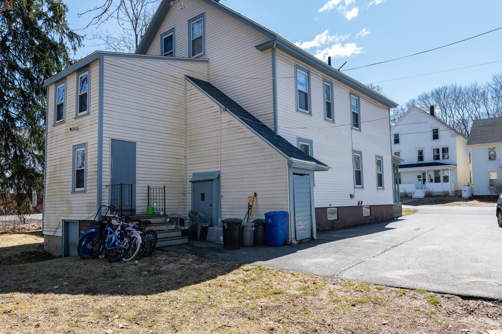 64 Cumberland Street Brunswick, ME 04011 - Photo 6 of 42 DSC_9563