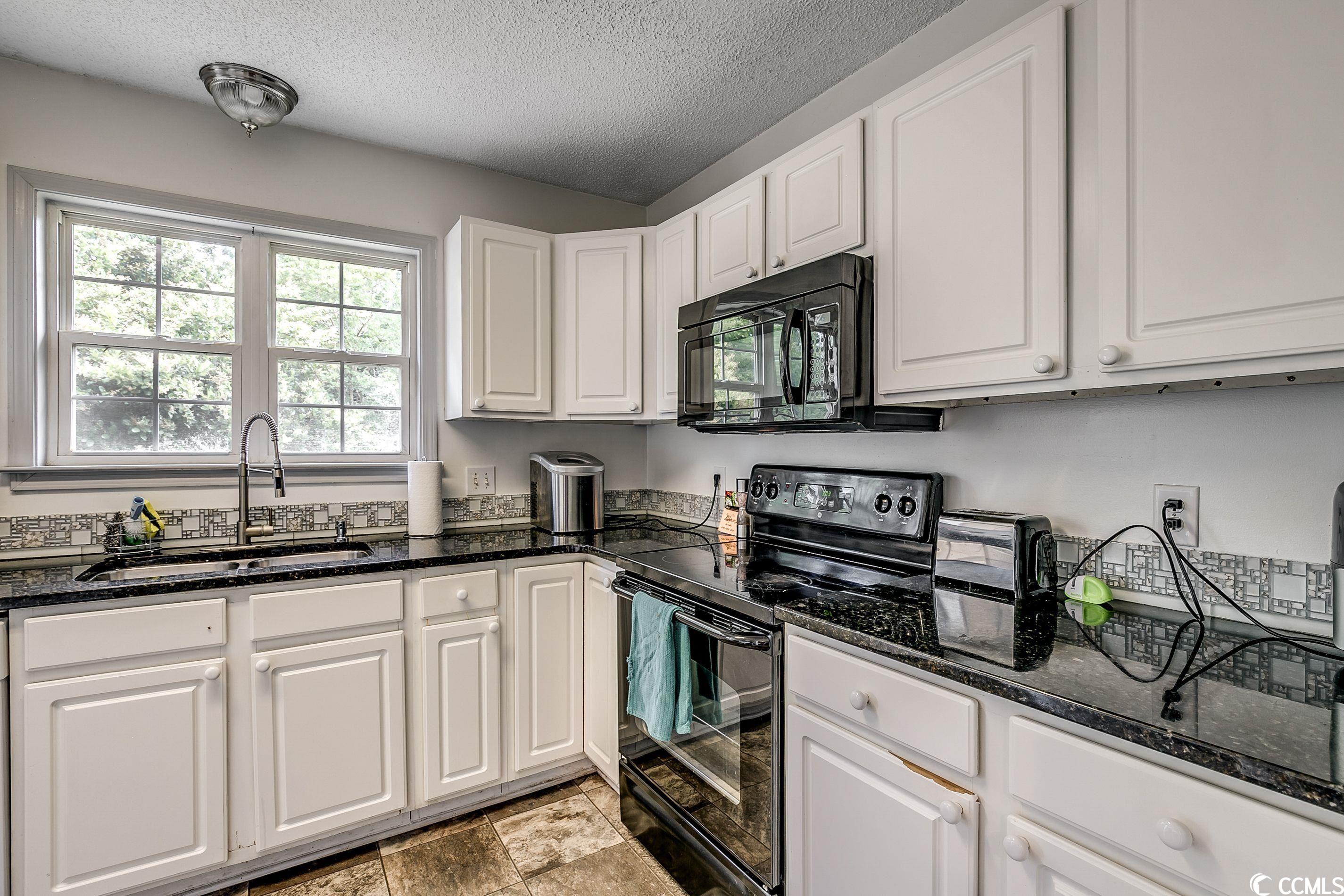 109 Furman Circle Conway, SC 29526 - Photo 6 of 30