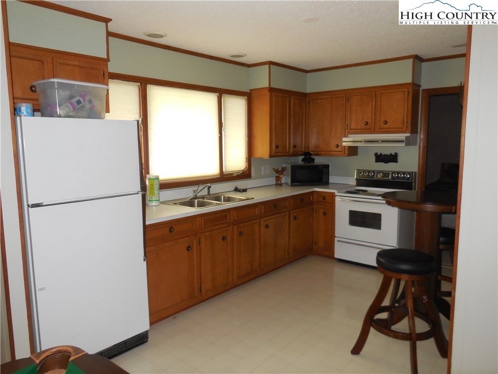 441 Skiview Road Seven Devils, NC 28604 - Photo 15 of 26 Gallery Image 15