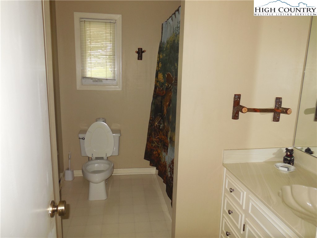 441 Skiview Road Seven Devils, NC 28604 - Photo 10 of 26 Gallery Image 10
