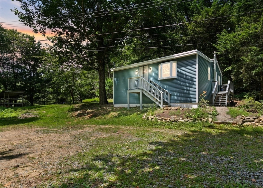 17 Ferndale Road Raymond, NH 03077 - Photo 1 of 29 Gallery Image 1