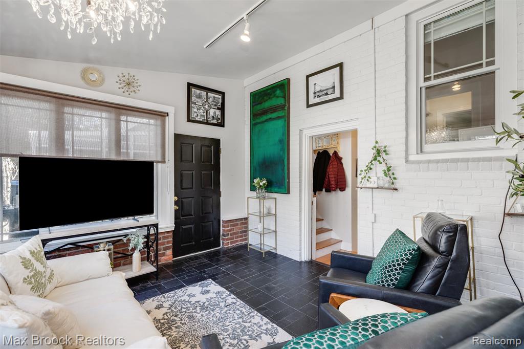 49 Amherst Road Pleasant Ridge, MI 48069 - Photo 12 of 48 Gallery Image 12