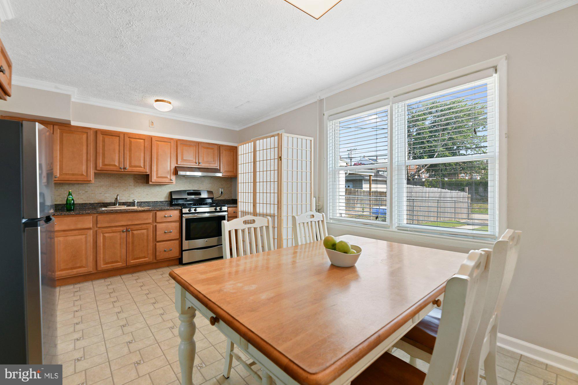 817 Lannerton Road Baltimore, MD 21220 - Photo 6 of 18 Combination Kitchen/dining room