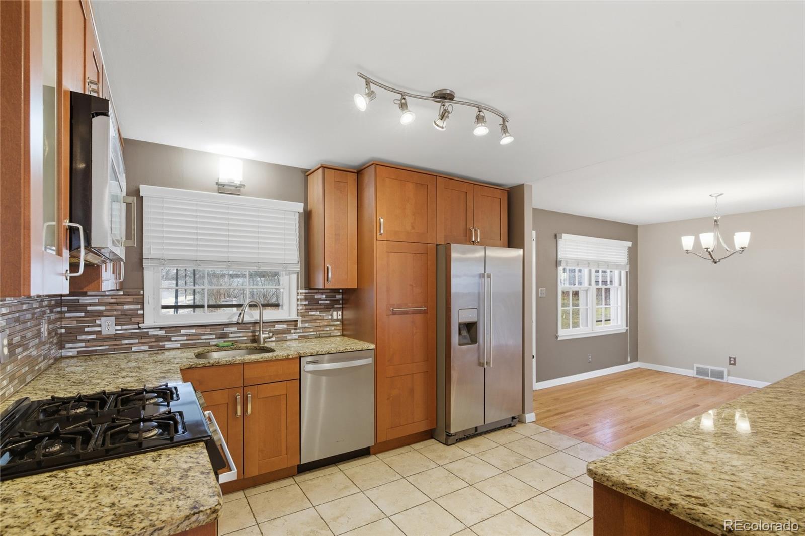 5136 South Washington Street Littleton, CO 80121 - Photo 7 of 37