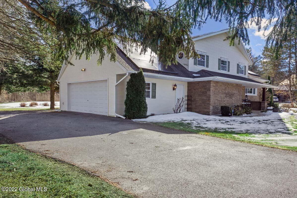 133 Ashdown Road Ballston Lake, NY 12019 - Photo 3 of 29 46-MW2_9656