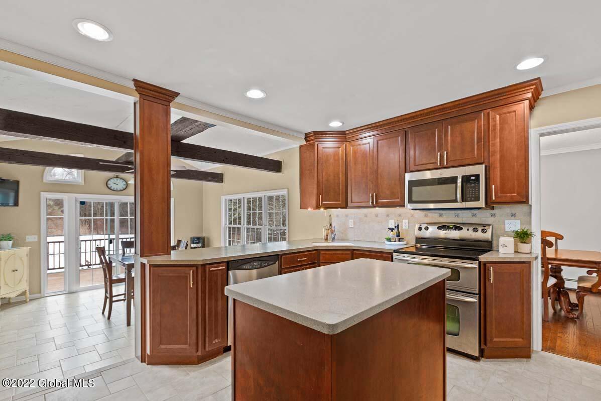 133 Ashdown Road Ballston Lake, NY 12019 - Photo 9 of 29 21-MW2_9561_1