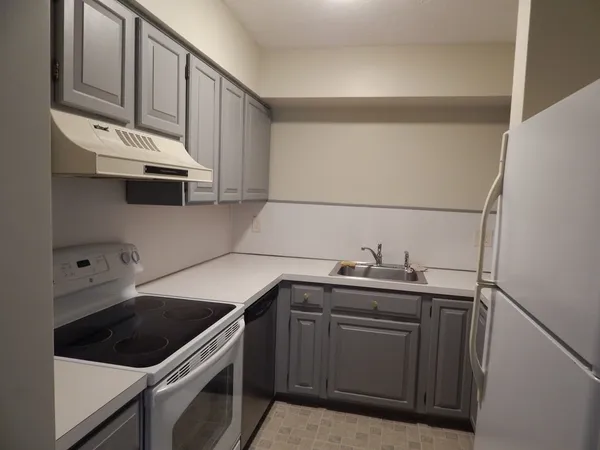 $2,190 | 340 Sunderland Road, Unit 36G, Worcester, MA 01604