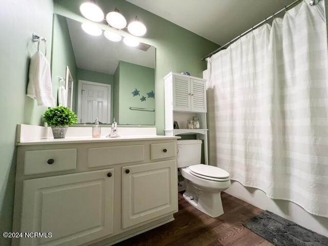 309 Center Drive Hampstead, NC 28443 - Photo 17 of 37 Hallbath, Primary Floor