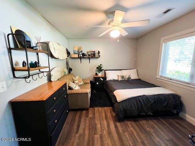 309 Center Drive Hampstead, NC 28443 - Photo 18 of 37 Bedroom 1