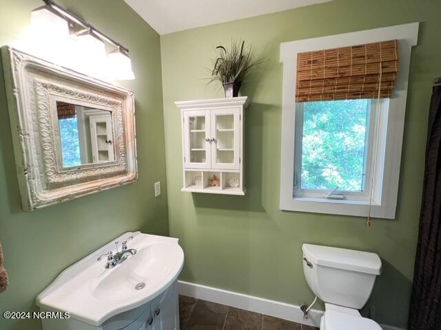 309 Center Drive Hampstead, NC 28443 - Photo 21 of 37 Bonus Room full bath