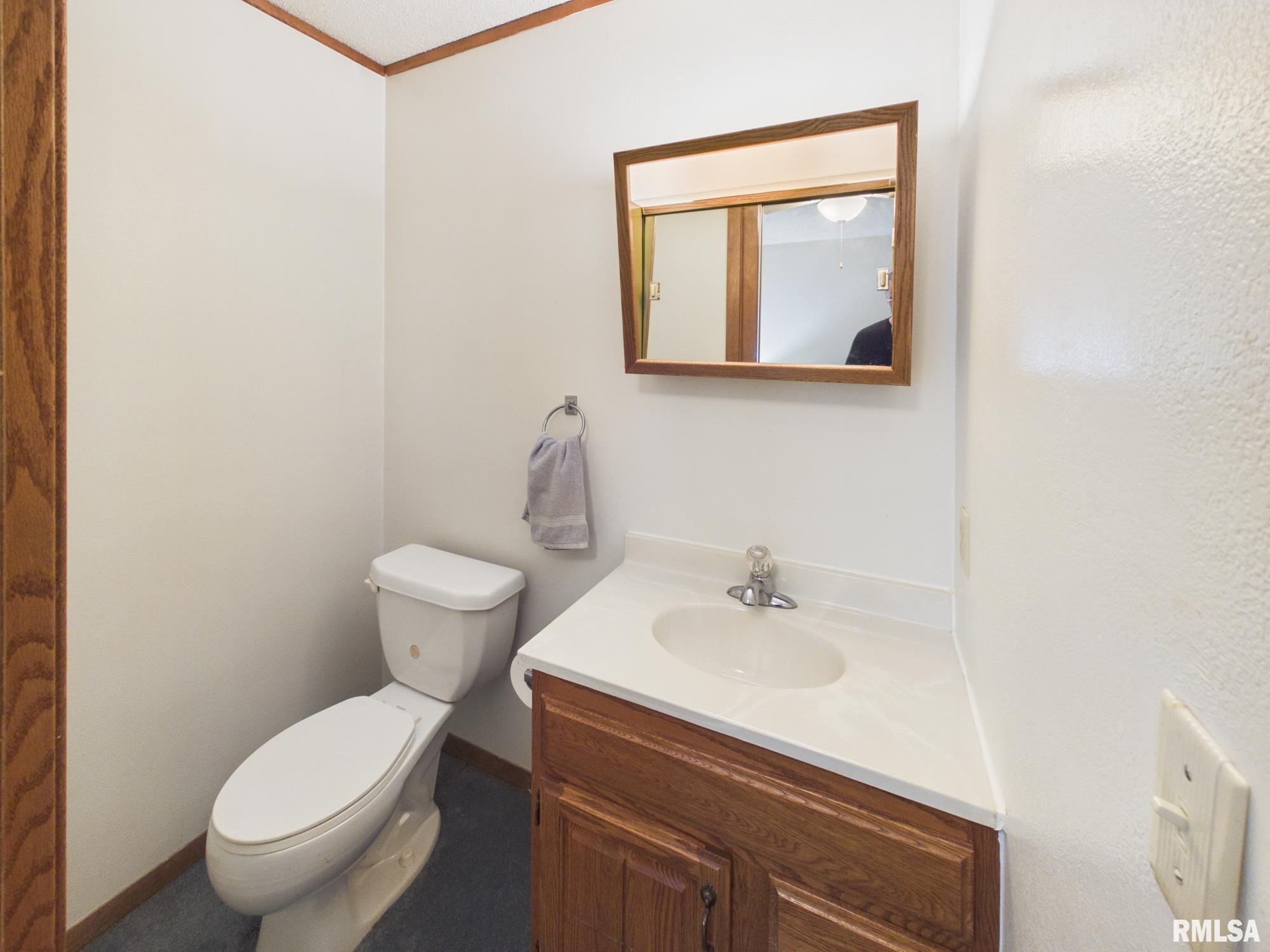 3029 Selkirk Road Springfield, IL 62702 - Photo 11 of 21 Gallery Image 11