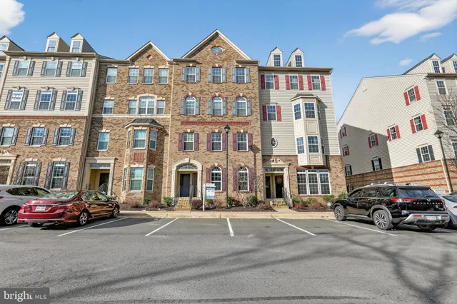 $475,000 | 6932 Kona Drive, Gainesville, VA 20155