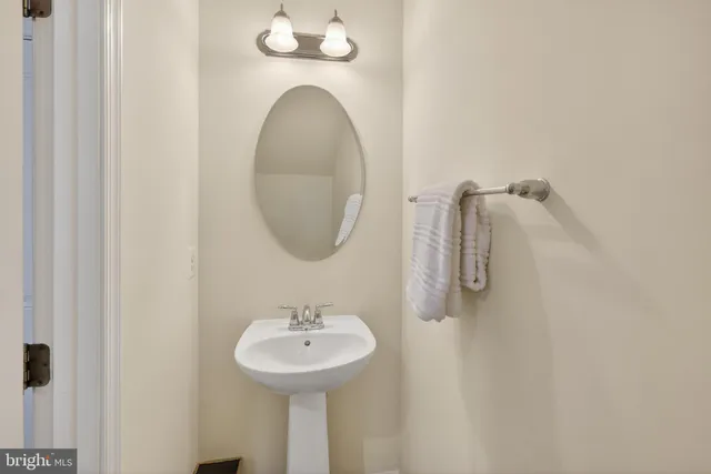 $475,000 | 6932 Kona Drive, Gainesville, VA 20155