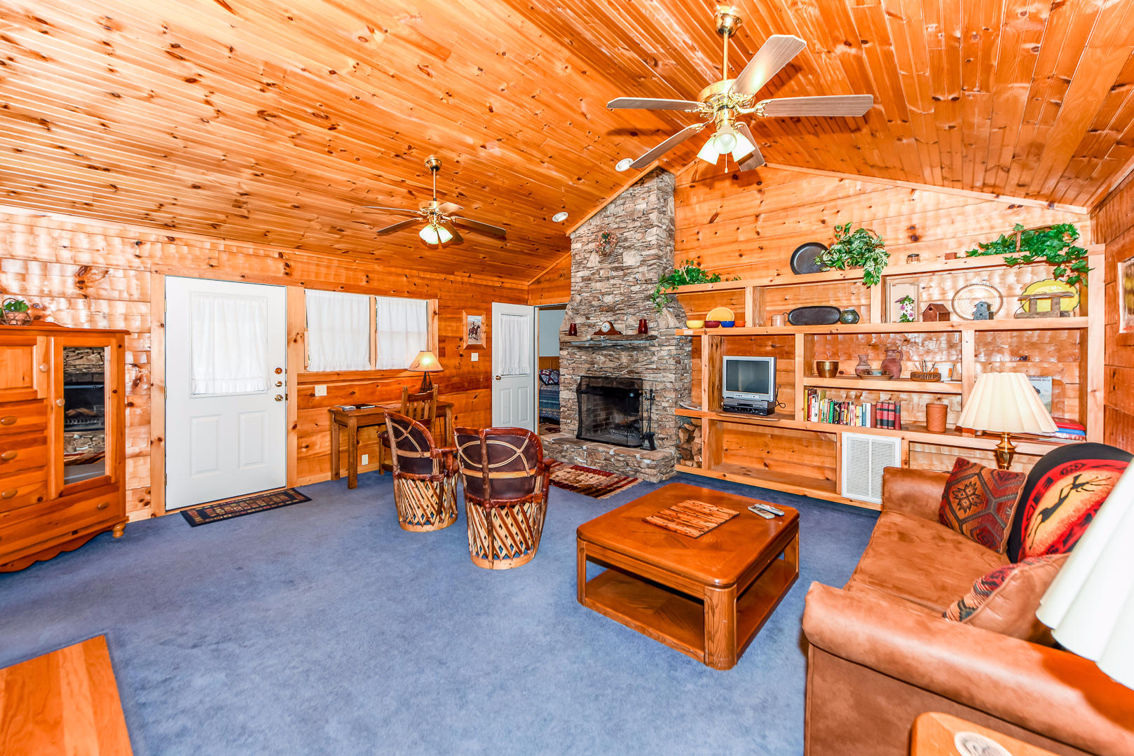 148 Sequoyah Village Road Townsend, TN 37882 - Photo 2 of 13 DSC_8590
