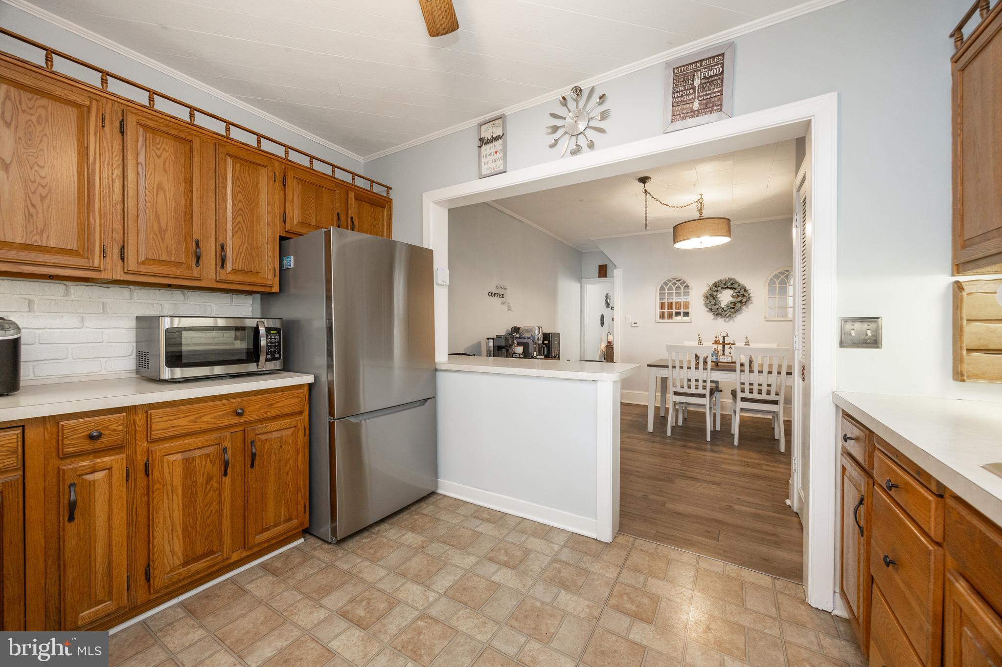 239 South Wyomissing Avenue Reading, PA 19607 - Photo 11 of 35