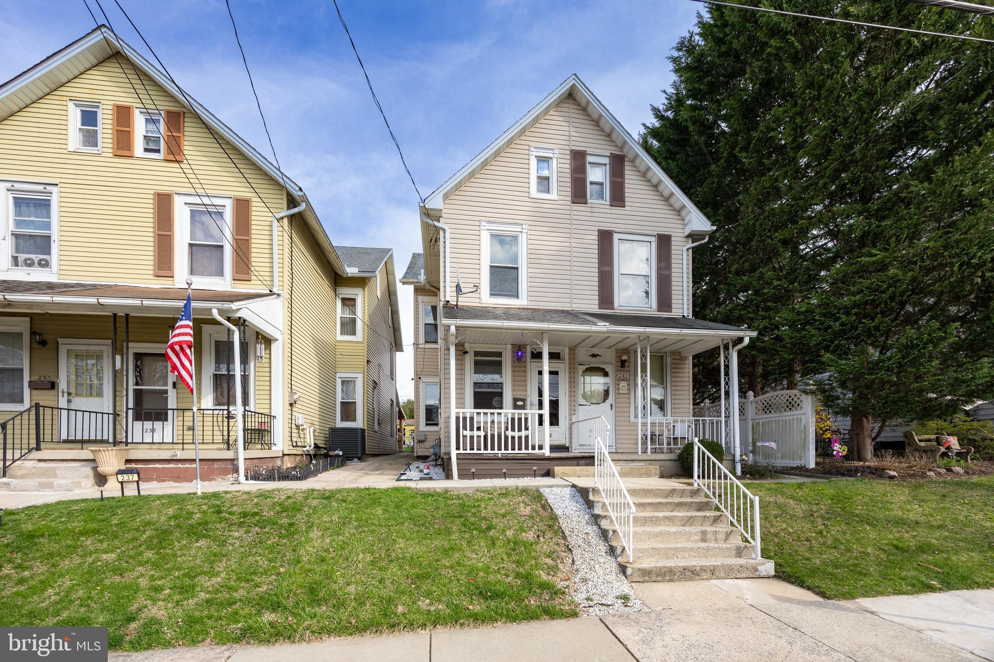 239 South Wyomissing Avenue Reading, PA 19607 - Photo 2 of 35