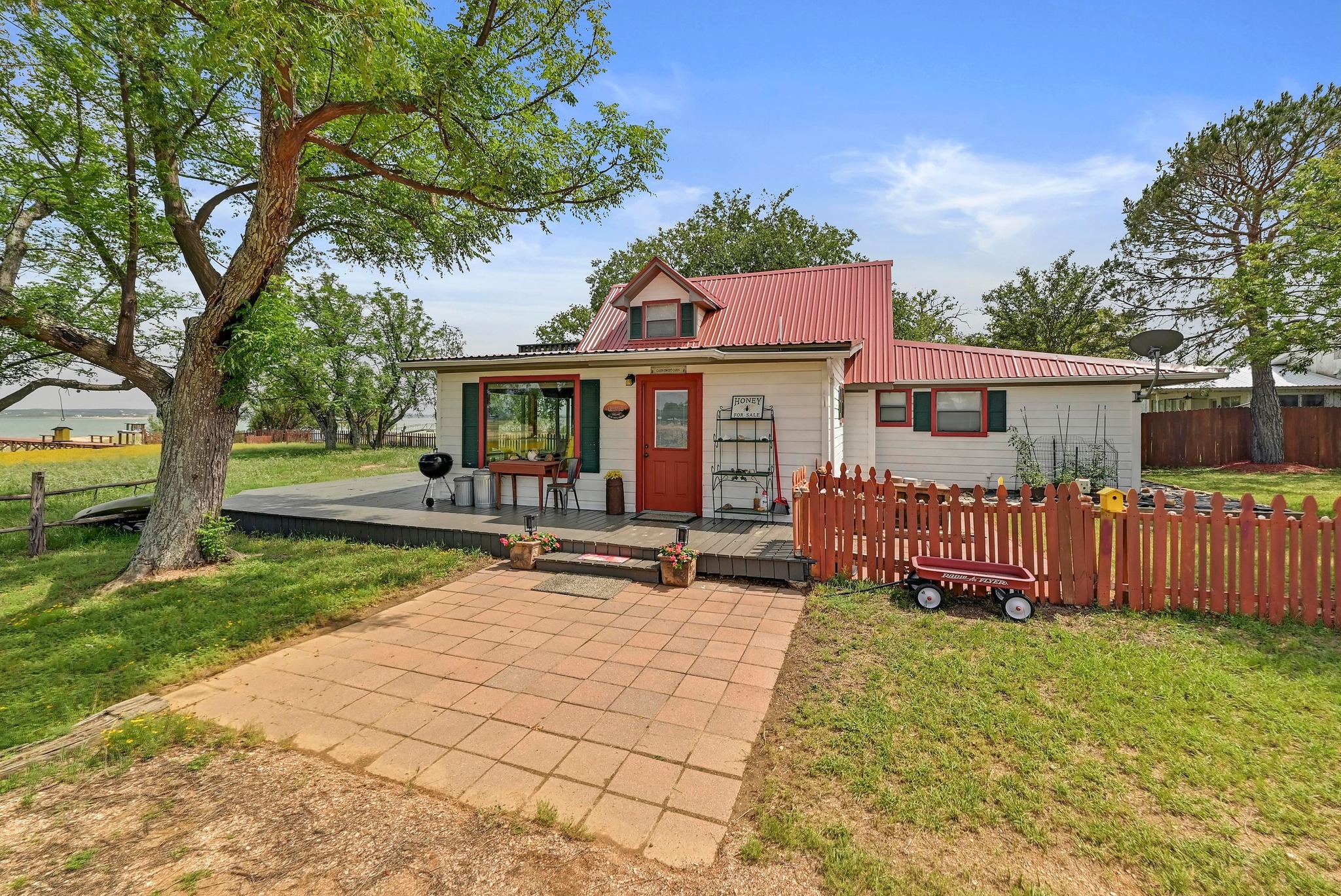 734 Island Drive Bluffton, TX 78607 - Photo 4 of 40