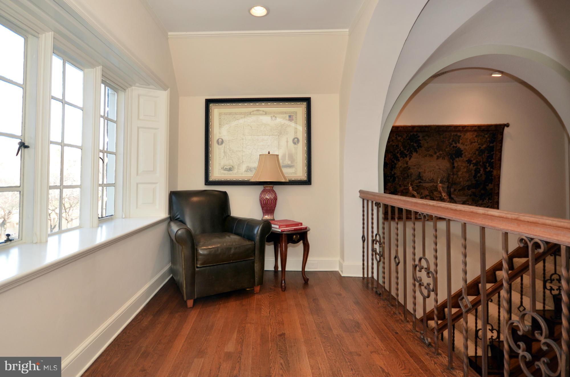5222 Springlake Way Baltimore, MD 21212 - Photo 11 of 30 Upper Hall