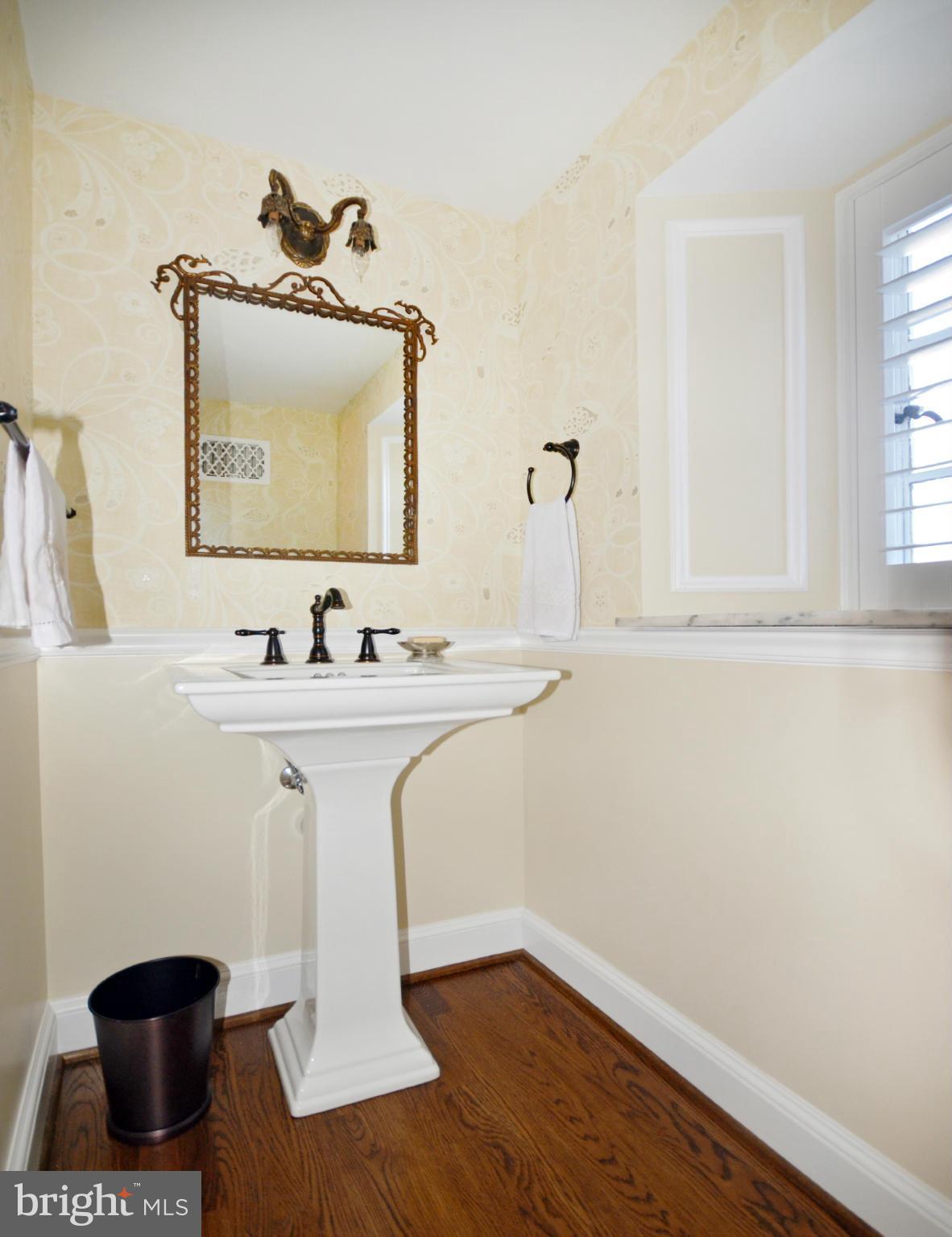 5222 Springlake Way Baltimore, MD 21212 - Photo 9 of 30 Powder Room