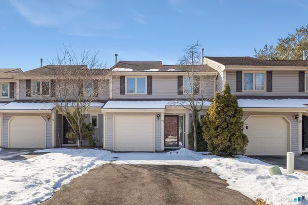 $2,200 | 68 Copper Beech Drive, Unit 68, Rocky Hill, CT 06067