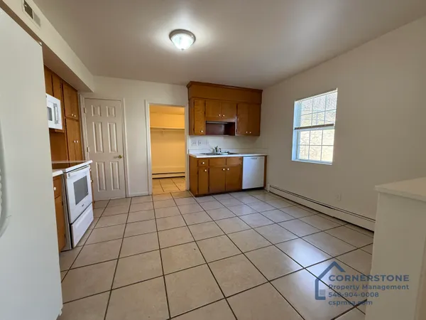 $825 | 4335 Yellow Mountain Road, Unit 2, Roanoke, VA 24014