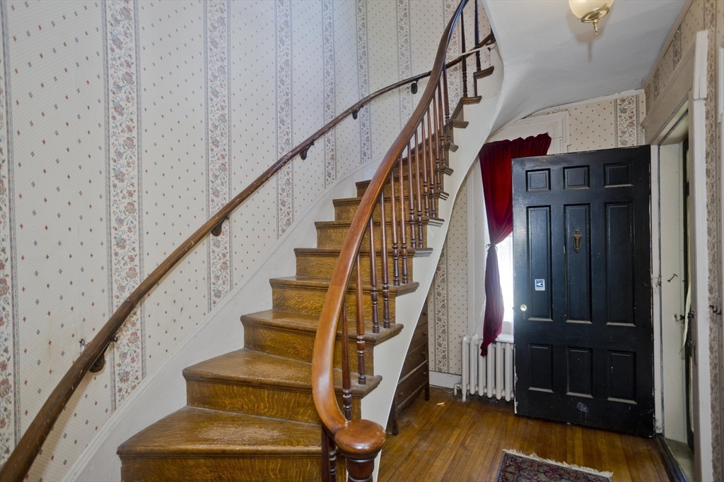 2 Crescent Hill Springfield, MA 01105 - Photo 25 of 42