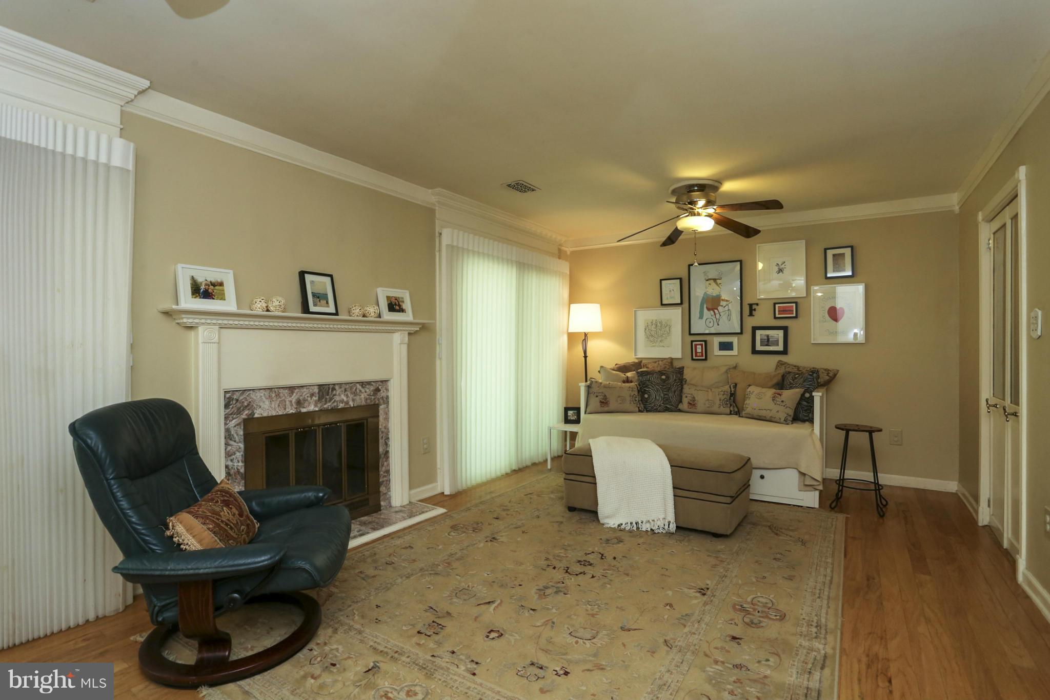 5417 Aylor Road Fairfax, VA 22032 - Photo 17 of 30 Family Room
