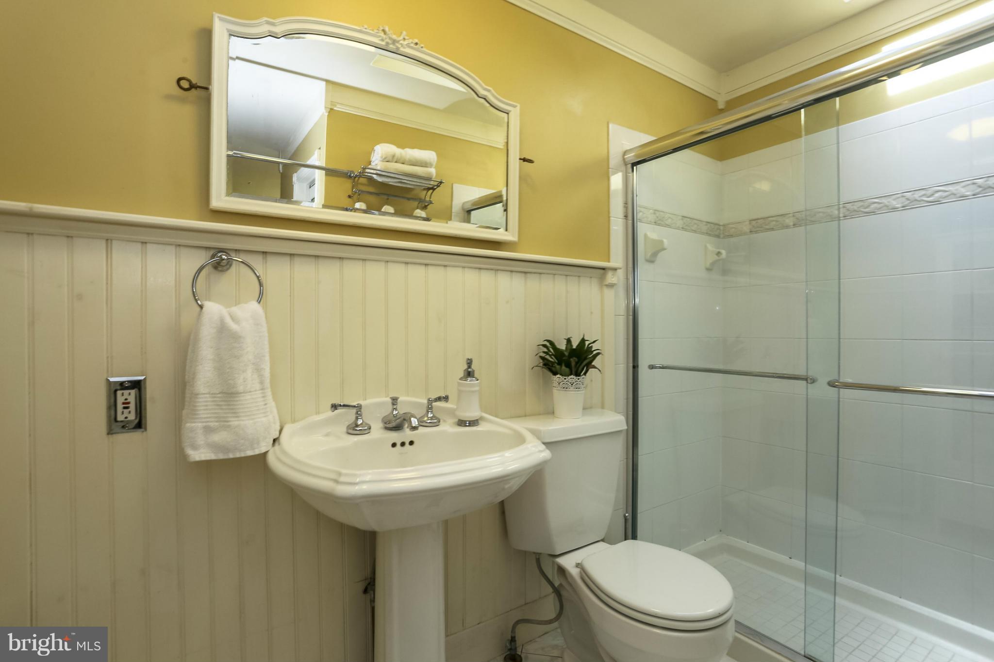 5417 Aylor Road Fairfax, VA 22032 - Photo 26 of 30 Bath (Master)