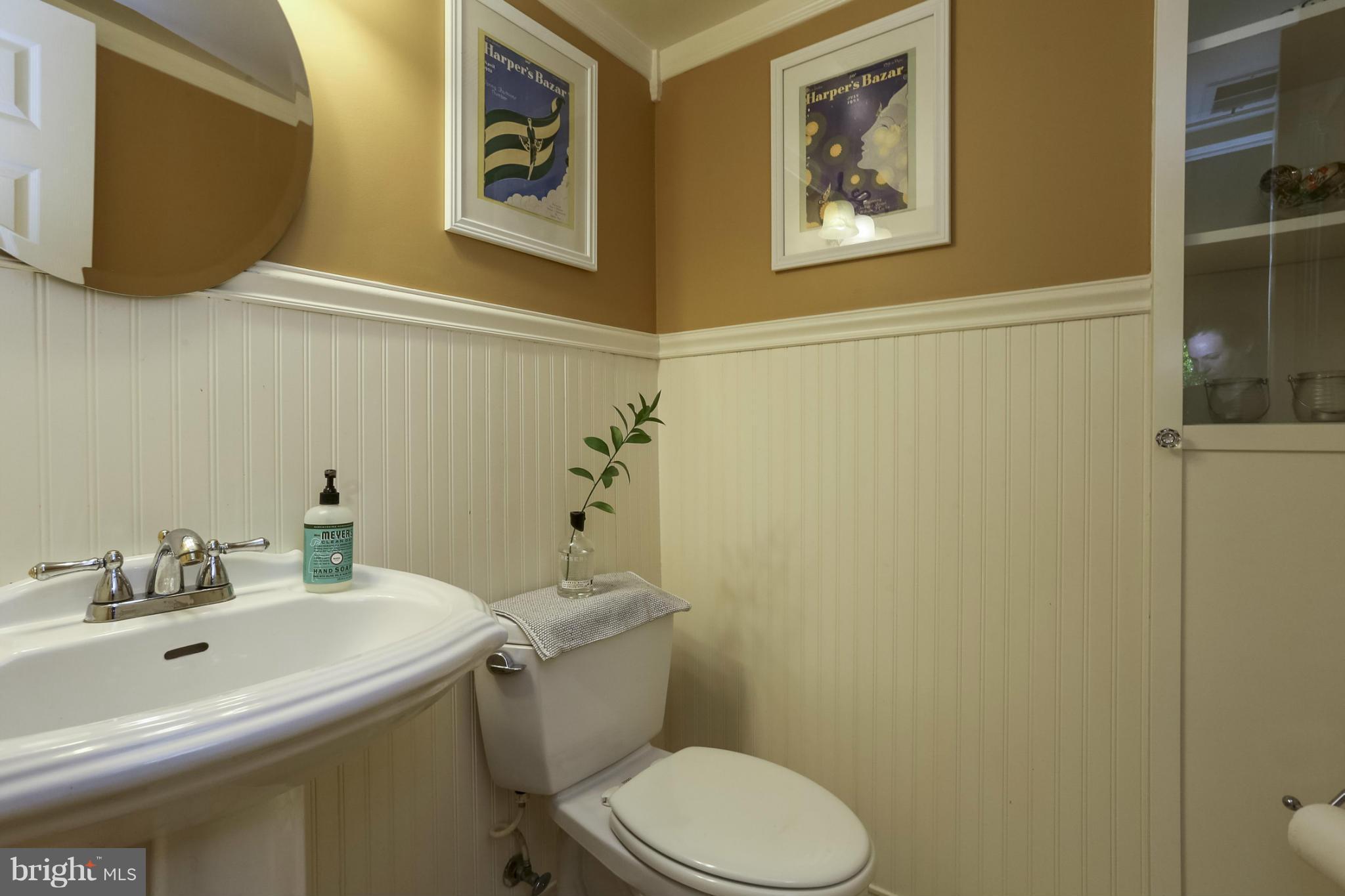 5417 Aylor Road Fairfax, VA 22032 - Photo 9 of 30 Powder Room