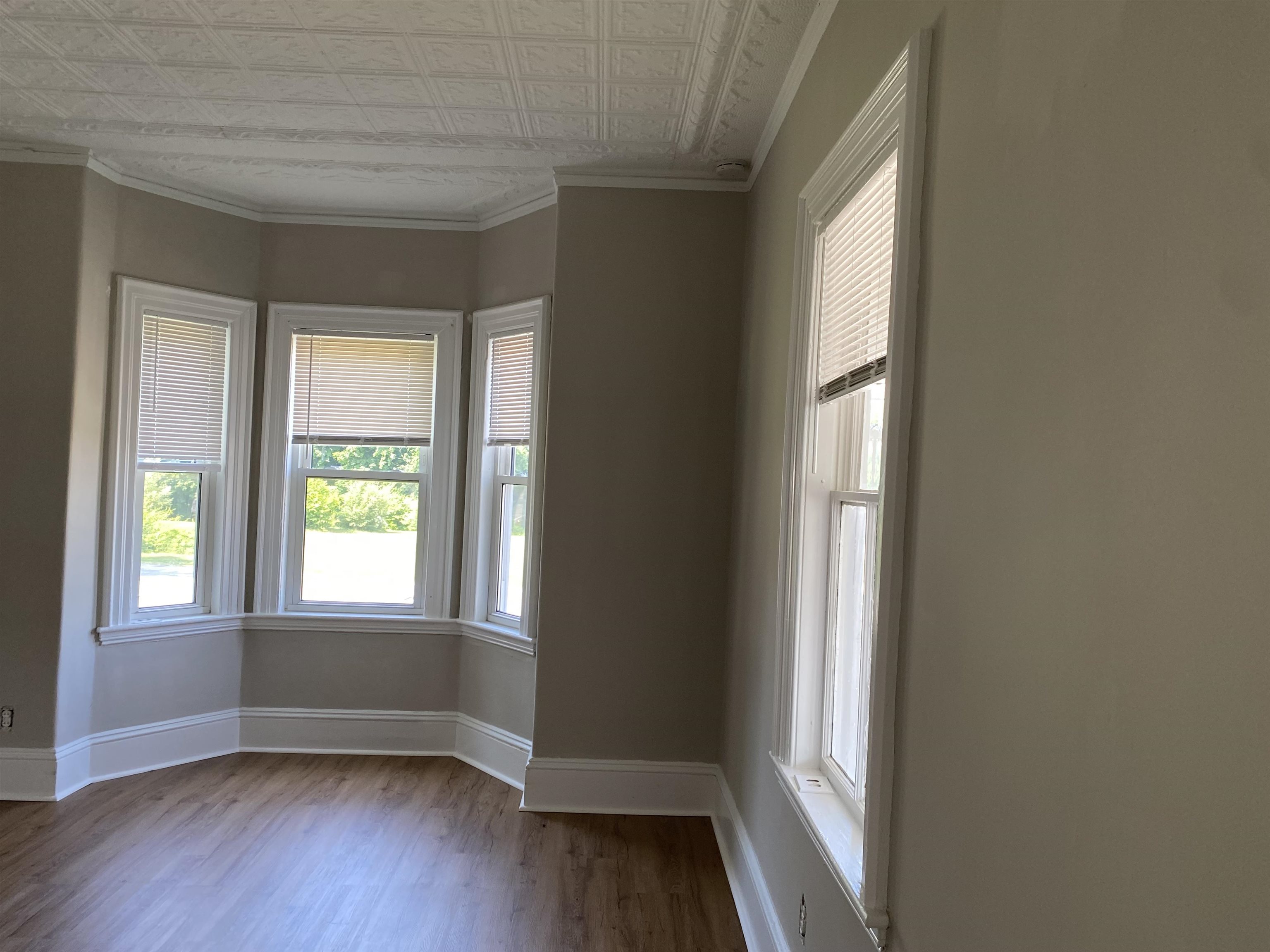 31 Dover Point Road Dover, NH 03820 - Photo 3 of 28