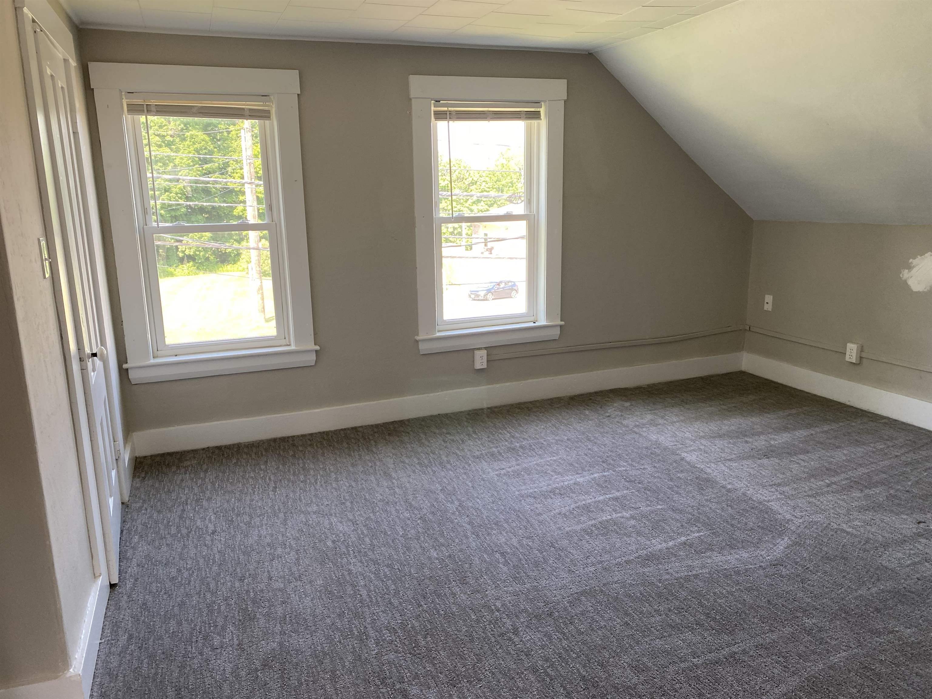 31 Dover Point Road Dover, NH 03820 - Photo 9 of 28