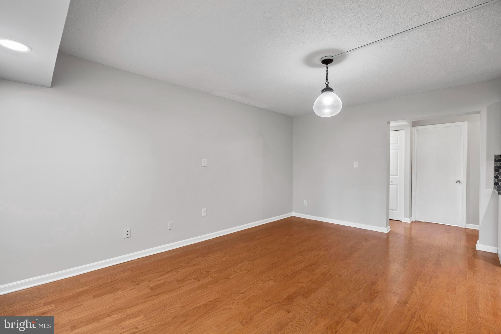 2216 Castle Rock Square, Unit 12C Reston, VA 20191 - Photo 5 of 27