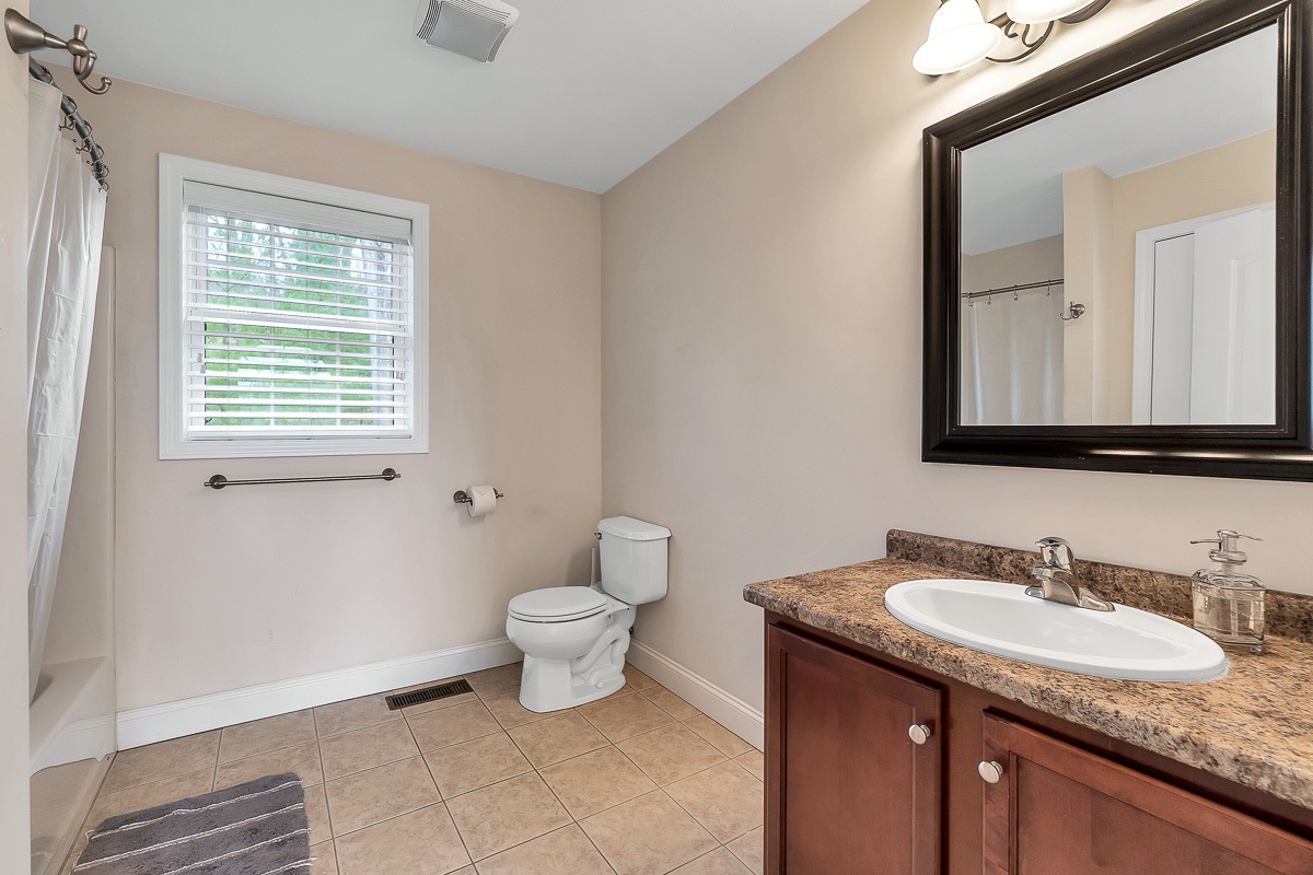 103 Lawrence Corner Road Pelham, NH 03076 - Photo 21 of 33