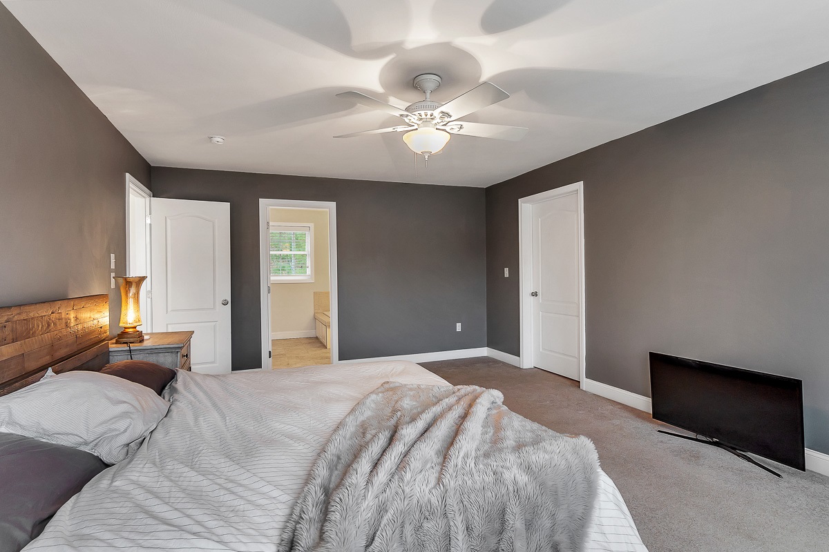 103 Lawrence Corner Road Pelham, NH 03076 - Photo 25 of 33