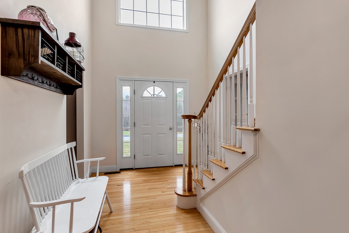 103 Lawrence Corner Road Pelham, NH 03076 - Photo 5 of 33