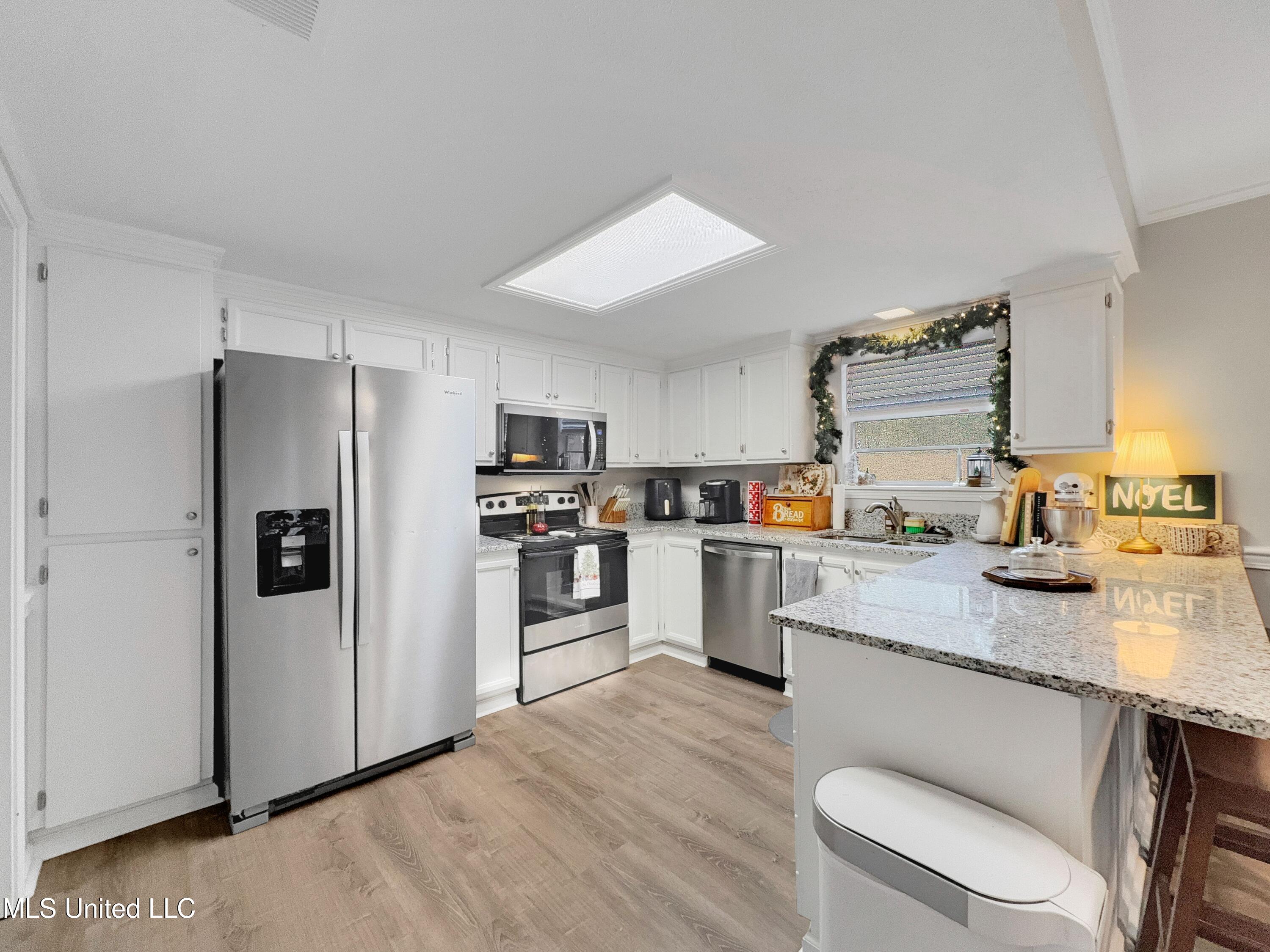 63 Sycamore Lane Brandon, MS 39042 - Photo 2 of 21 IMG_0754