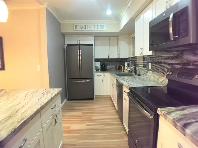 $4,500 | 911 E Avenue, Unit 203, Coronado, CA 92118