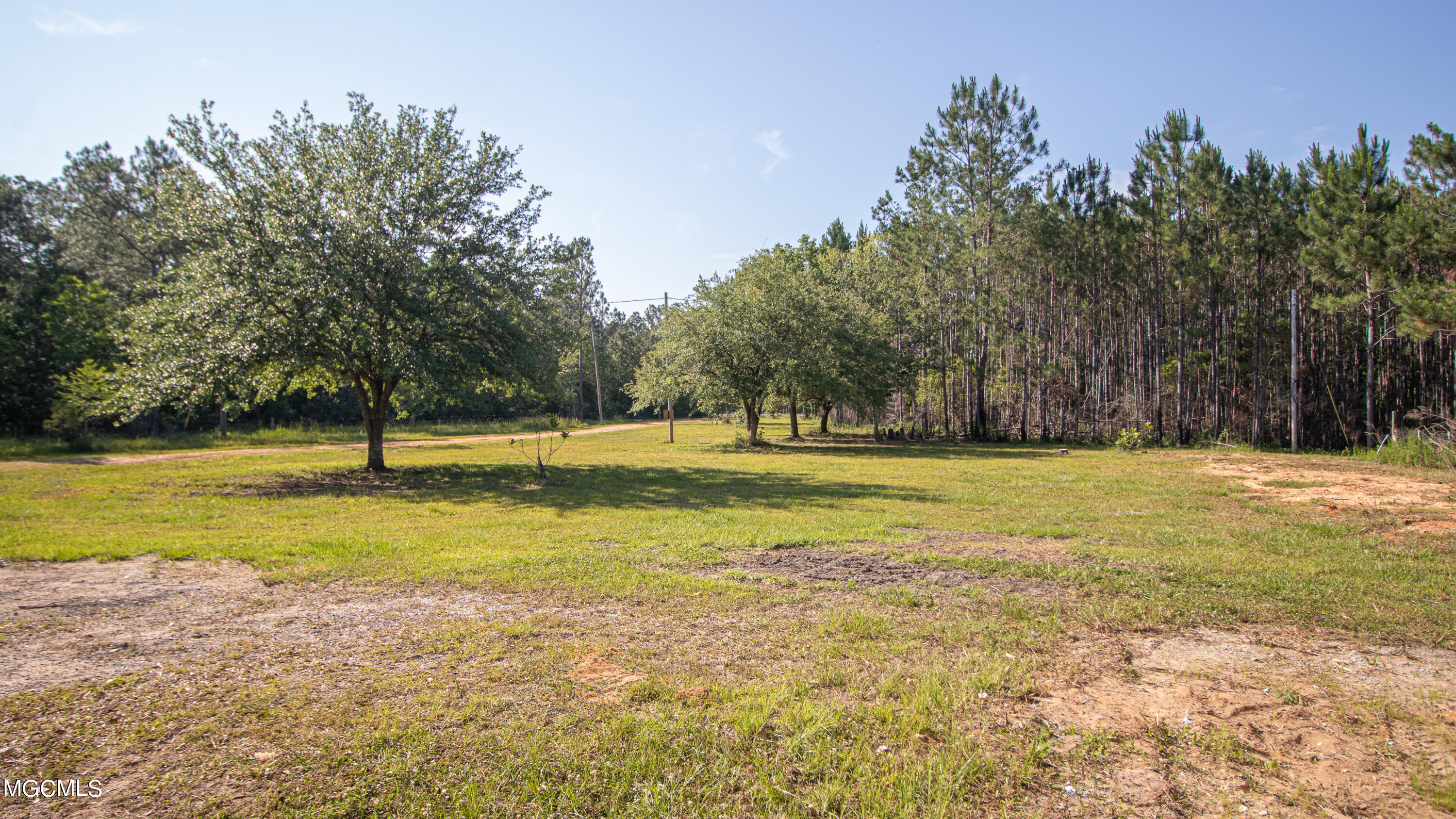 5800 Big Point Road Moss Point, MS 39562 - Photo 2 of 11 Big Point Road-110