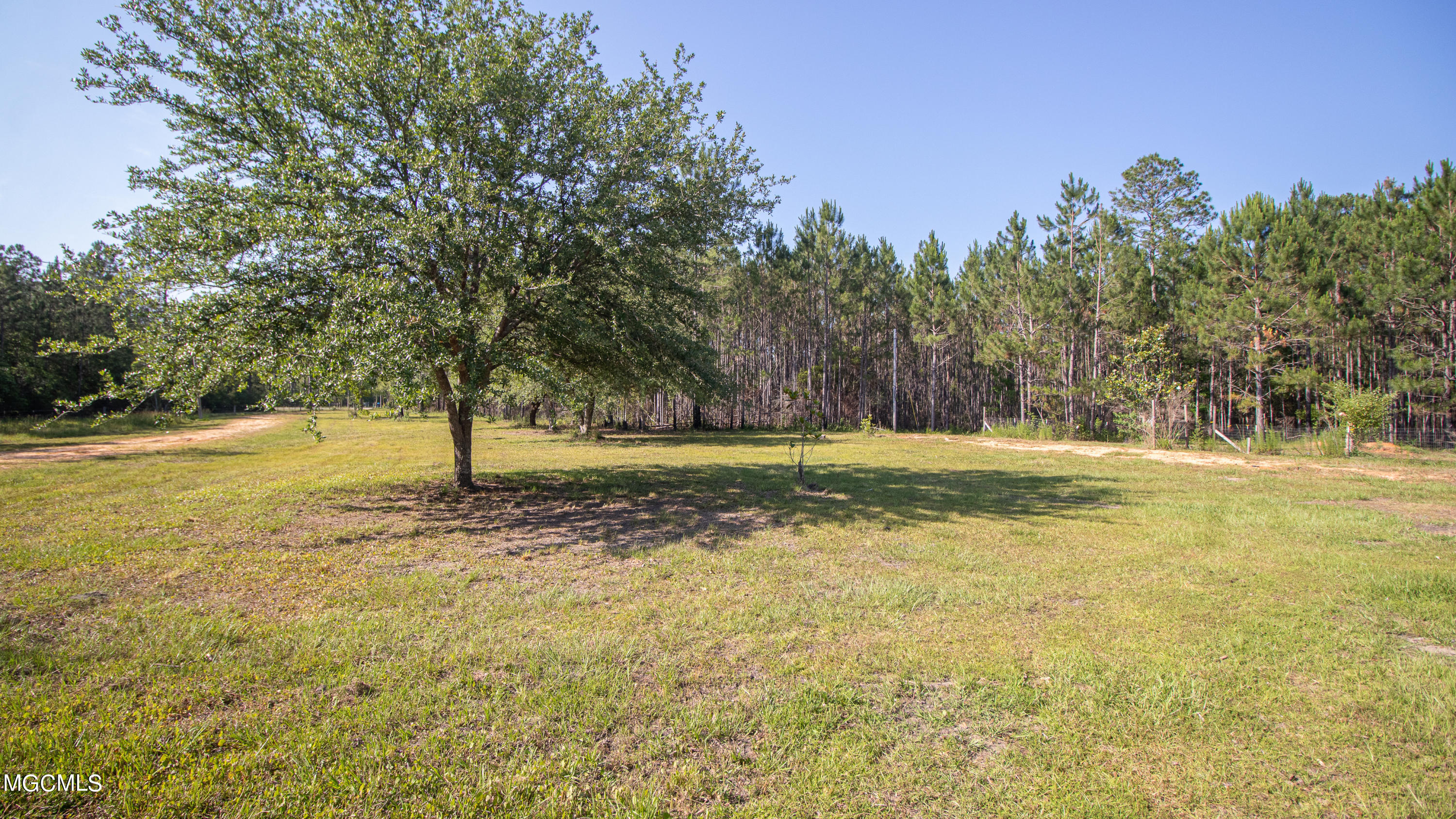 5800 Big Point Road Moss Point, MS 39562 - Photo 3 of 11 Big Point Road-108