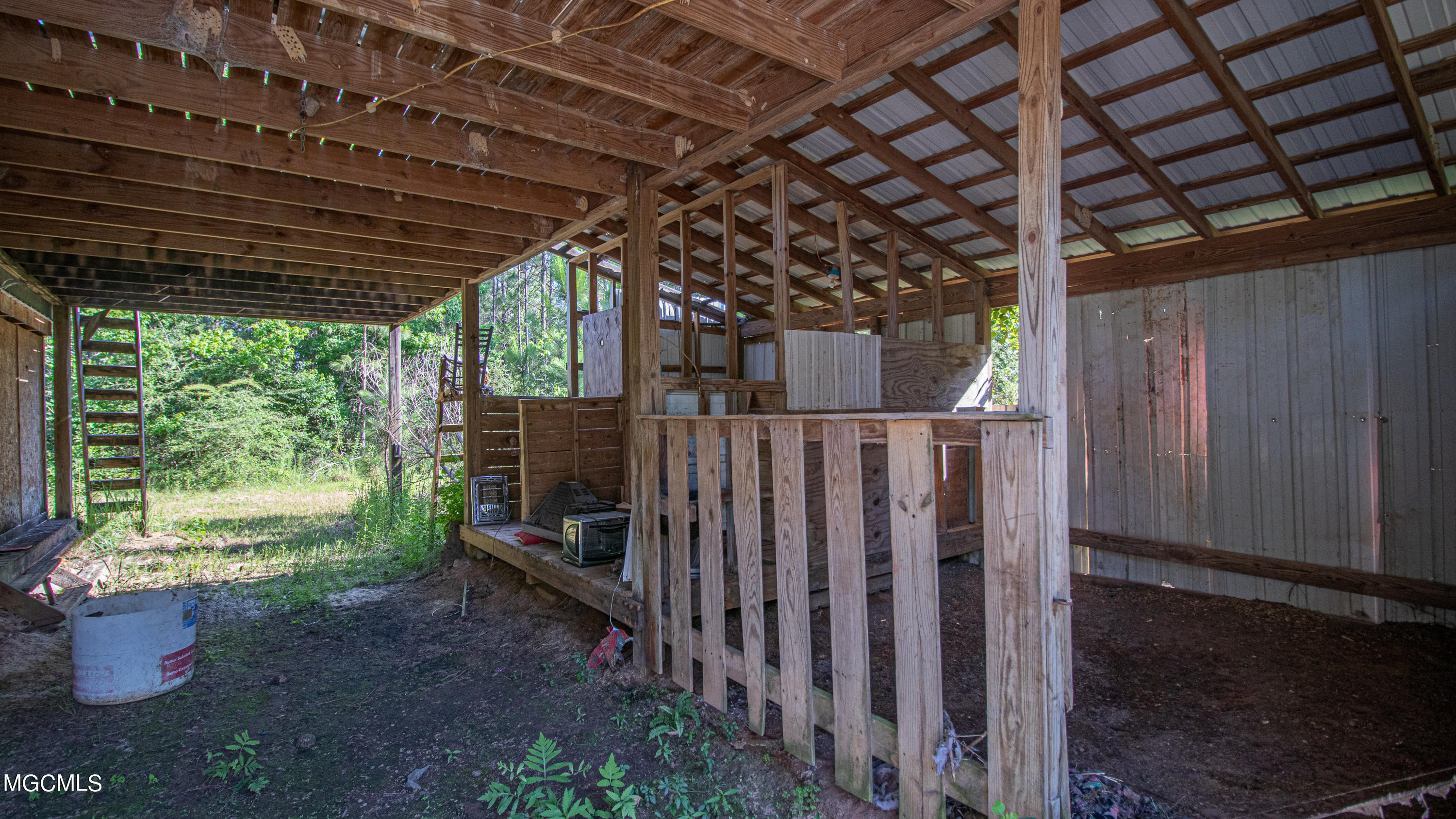 5800 Big Point Road Moss Point, MS 39562 - Photo 5 of 11 Big Point Road-107