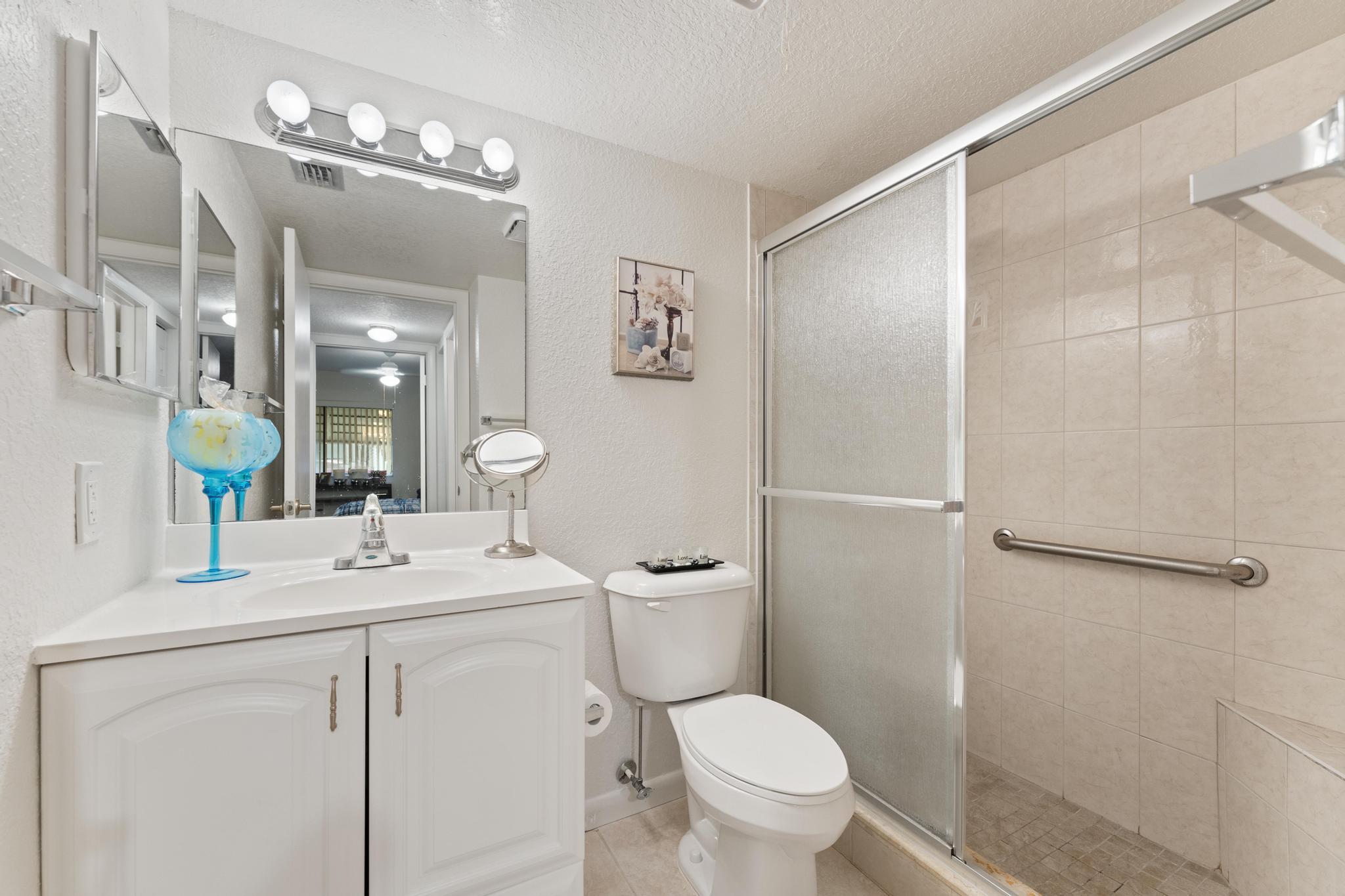 341 Pine Ridge Circle, Unit D1 Greenacres, FL 33463 - Photo 25 of 28 Primary Bathroom