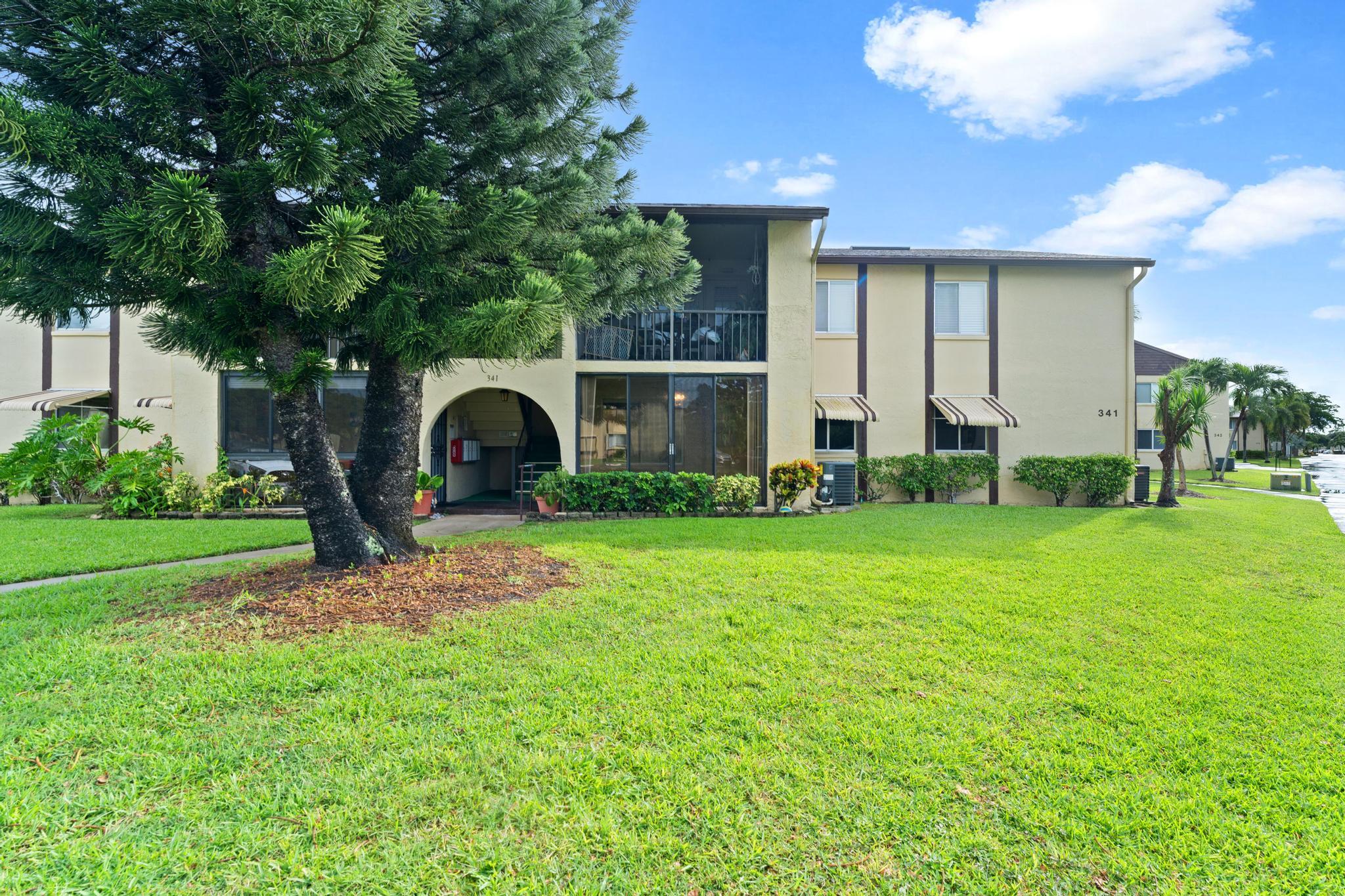 341 Pine Ridge Circle, Unit D1 Greenacres, FL 33463 - Photo 26 of 28 Exterior