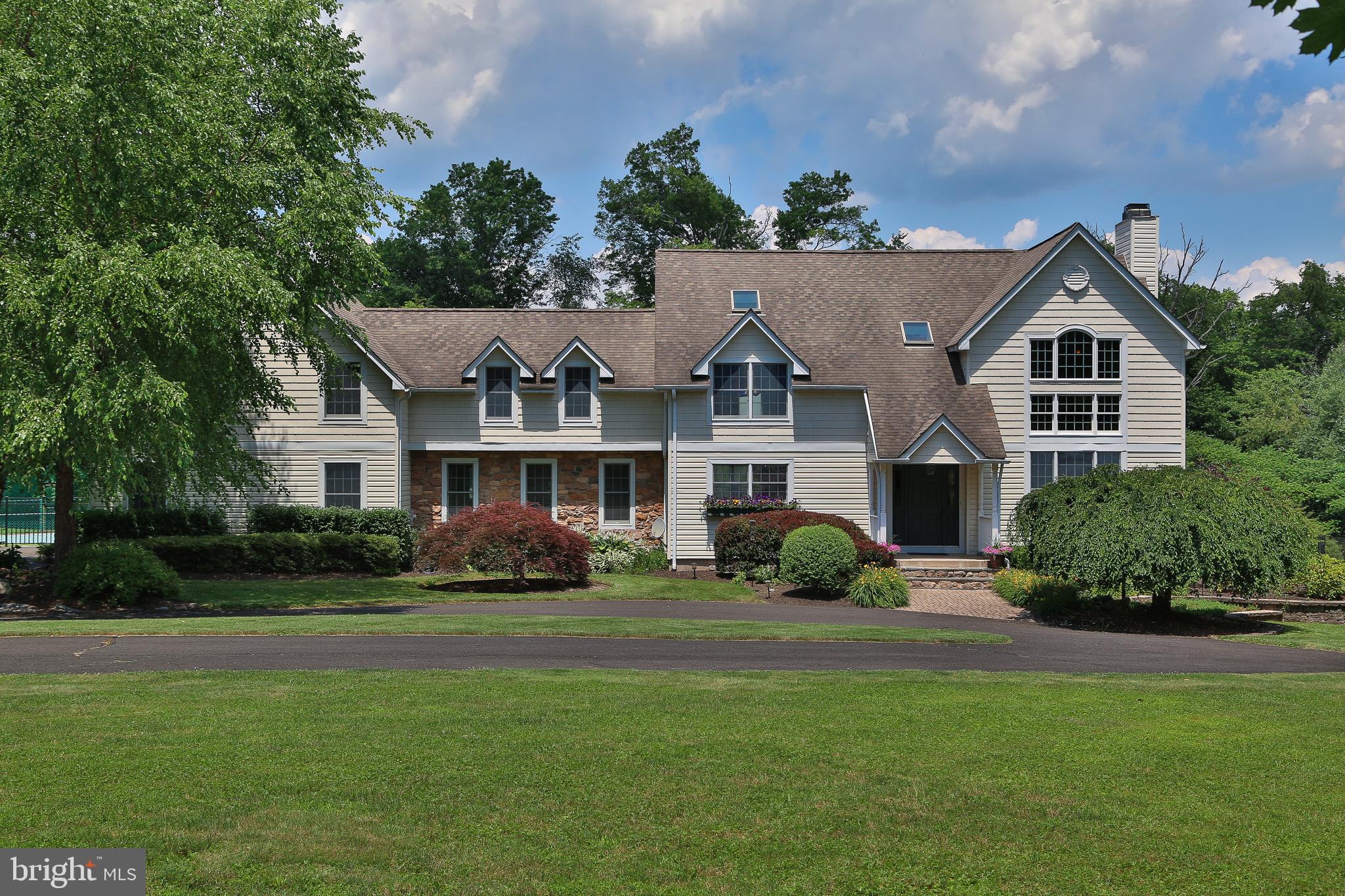 1126 Sweetbriar Road Perkasie, PA 18944 - Photo 34 of 51 Exterior Front