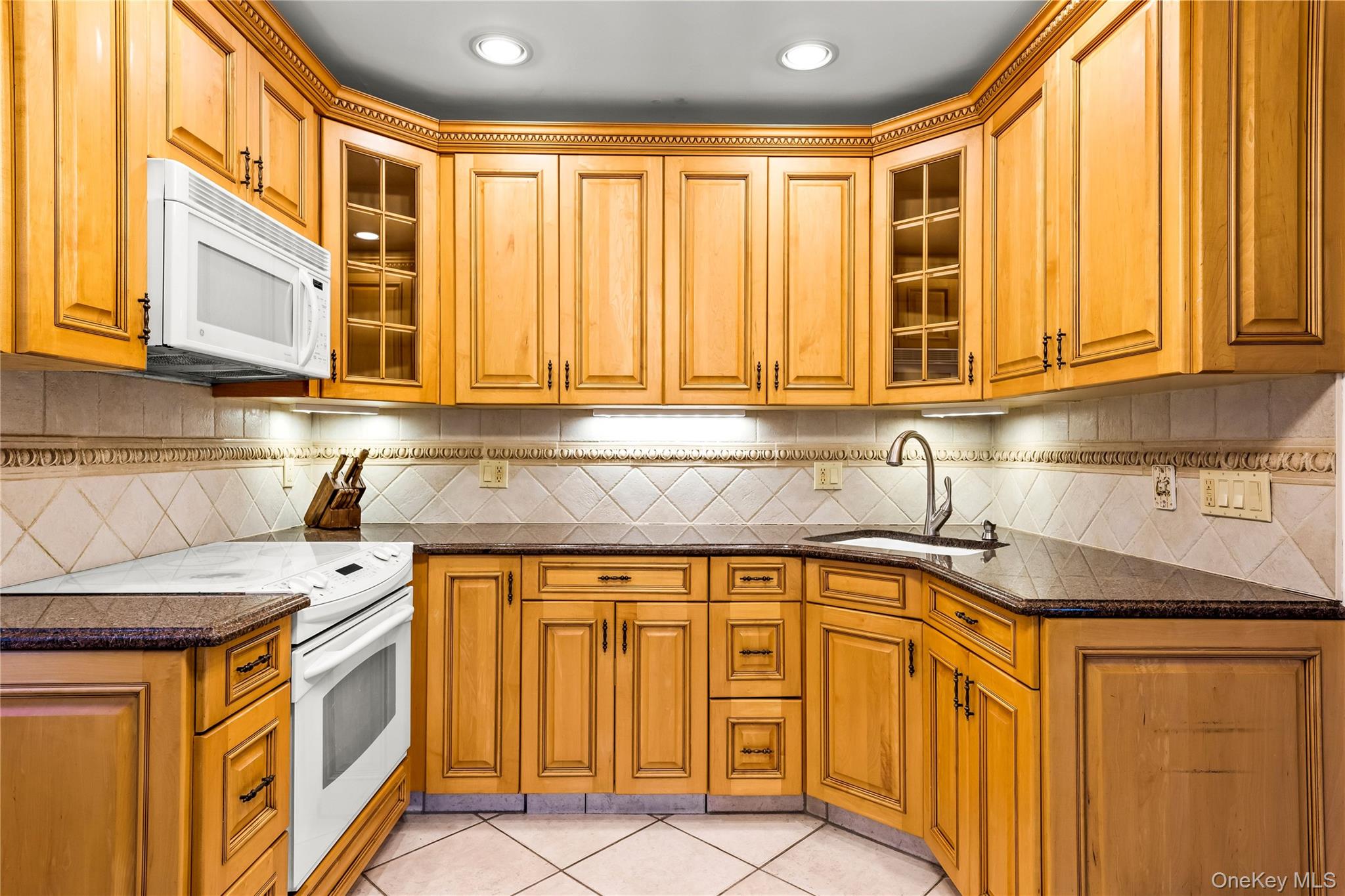 54 Edgewood Road Port Washington, NY 11050 - Photo 7 of 25